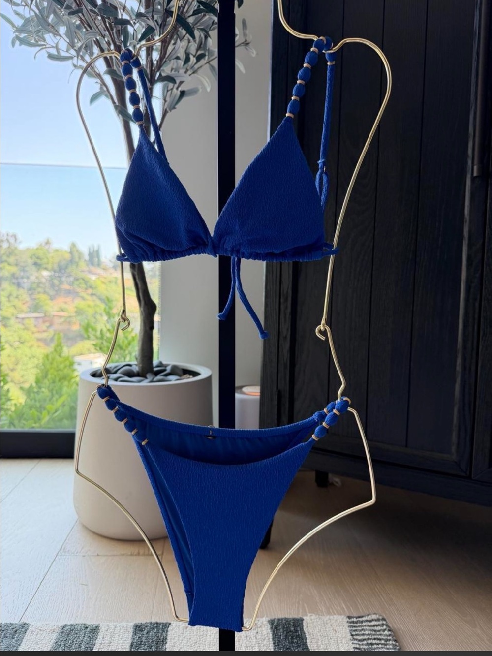 Vix Paula Hermanny Royal Blue bikini 
WILL TRADE SET OR BOTTOMS FOR Medium